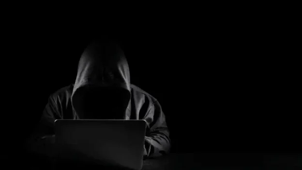 Spyware Otomatis Mengambil Gambar Webcam Korban saat Nonton Porno | Berita