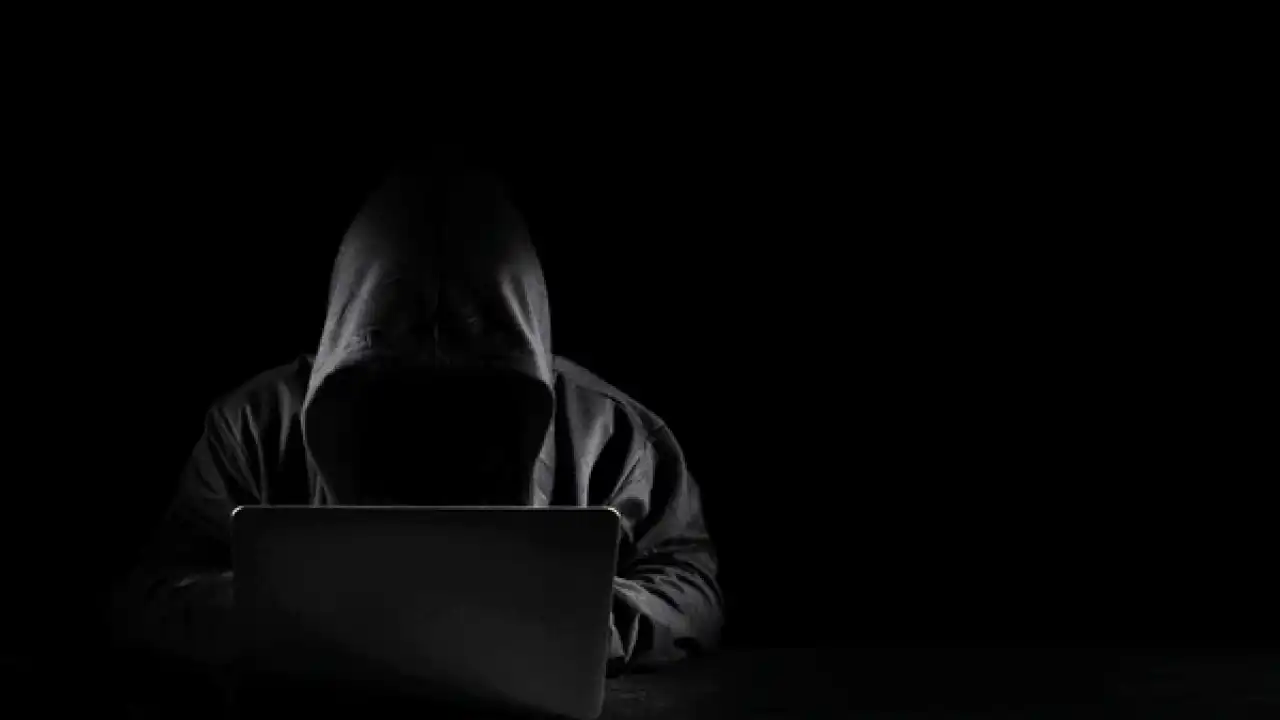 Spyware Otomatis Mengambil Gambar Webcam Korban saat Nonton Porno | Berita