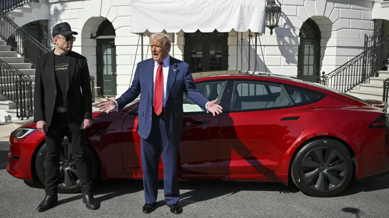 Tesla Ajukan Taruhan Triliun Dolar Buktikan Lebih dari Mobil | Berita